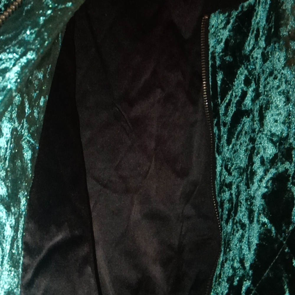 Torrid croppedl size 2 jacket - Picture 6 of 7